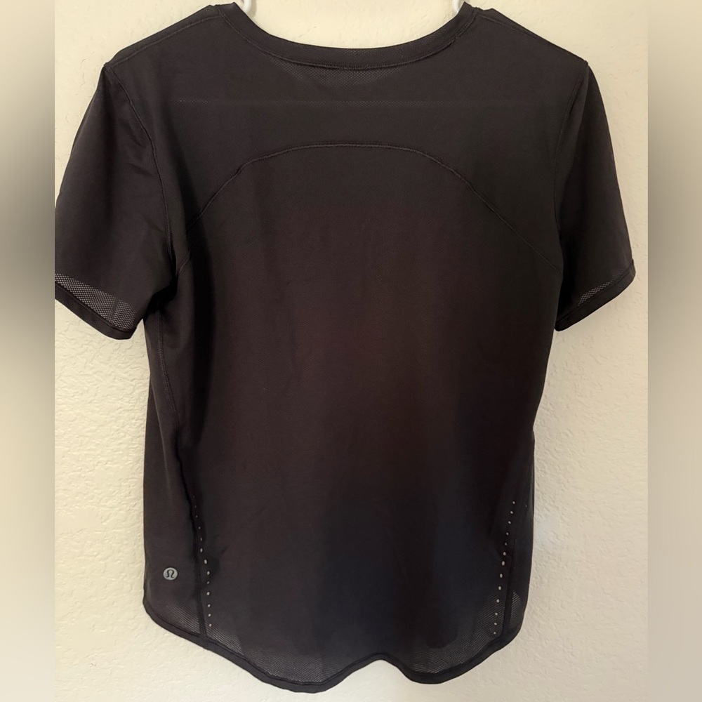 Size S Lululemon mesh exercise shirt